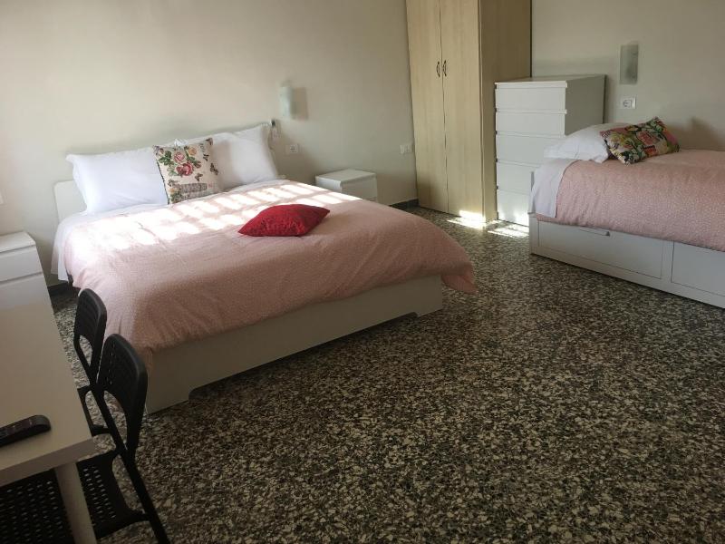 Quadruple Room with Private External Bathroom image 4