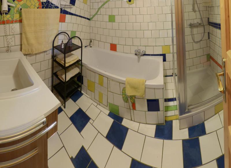 One-Bedroom Apartment image 4