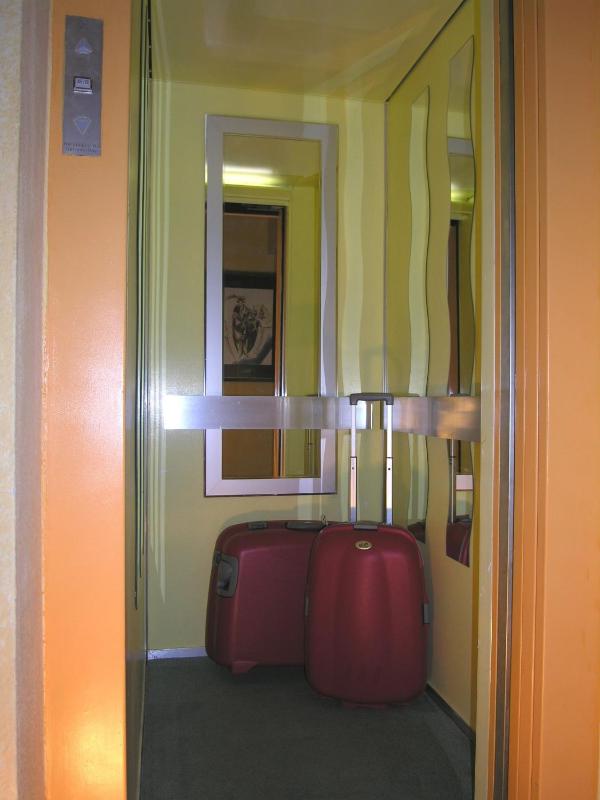 Double Room image 4