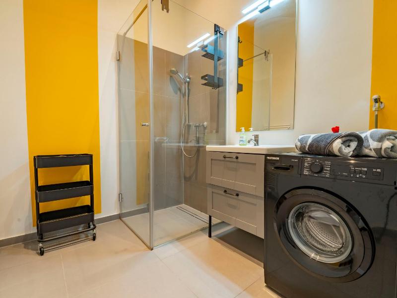 Premium Apartment for 4 near MuseumsQuartier Metro U2 & U3 - image 9