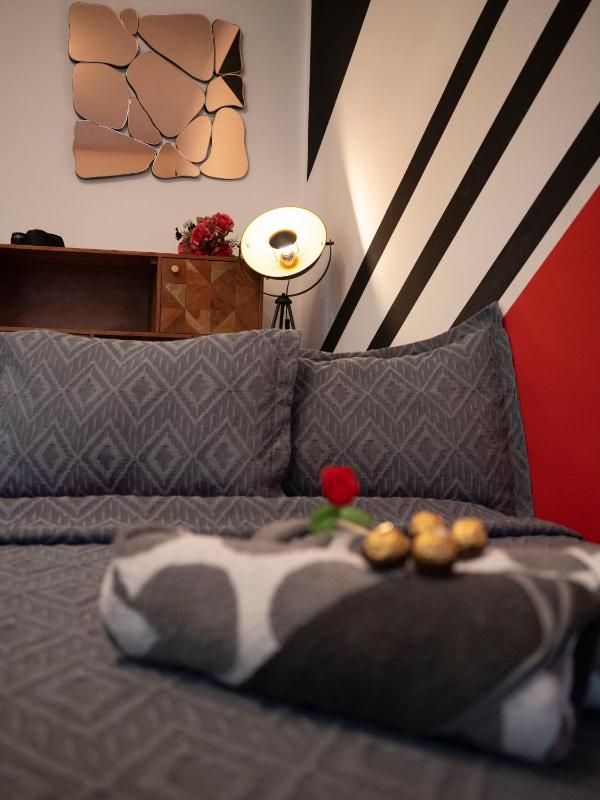Premium Apartment for 4 near MuseumsQuartier Metro U2 & U3 - image 4