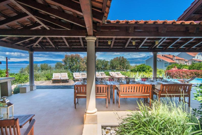 Luxury Seafront Villa Mediterranean on Brač with pool - image 20