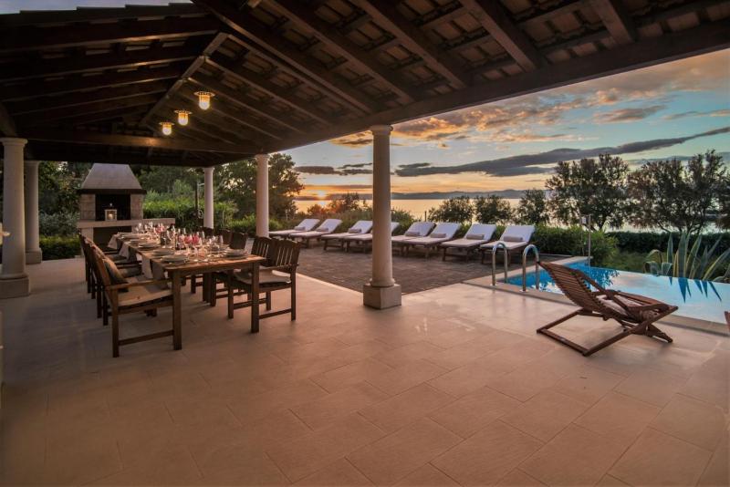 Luxury Seafront Villa Mediterranean on Brač with pool - image 47