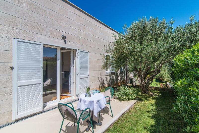 Luxury Seafront Villa Mediterranean on Brač with pool - image 29