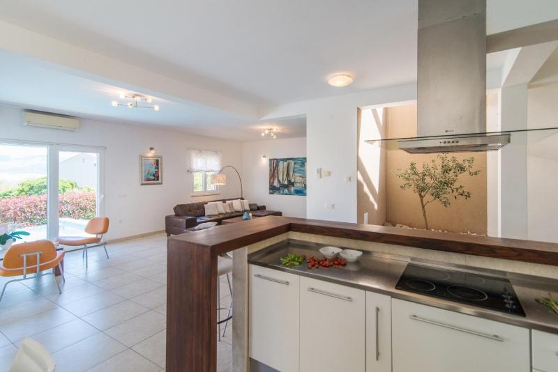 Luxury Seafront Villa Mediterranean on Brač with pool - image 46