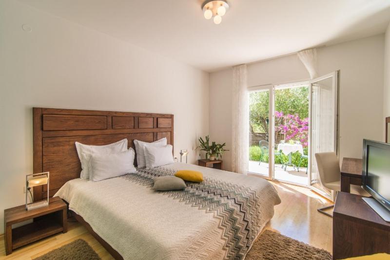 Luxury Seafront Villa Mediterranean on Brač with pool - image 41