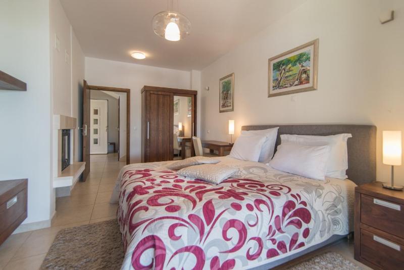 Luxury Seafront Villa Mediterranean on Brač with pool - image 40