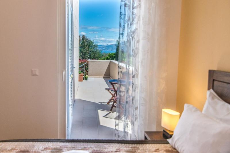 Luxury Seafront Villa Mediterranean on Brač with pool - image 10