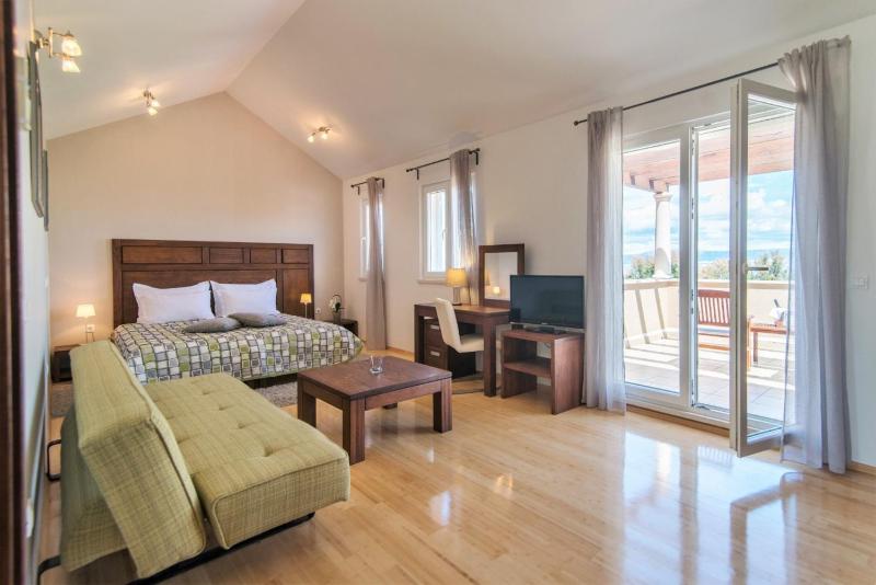 Luxury Seafront Villa Mediterranean on Brač with pool - image 31