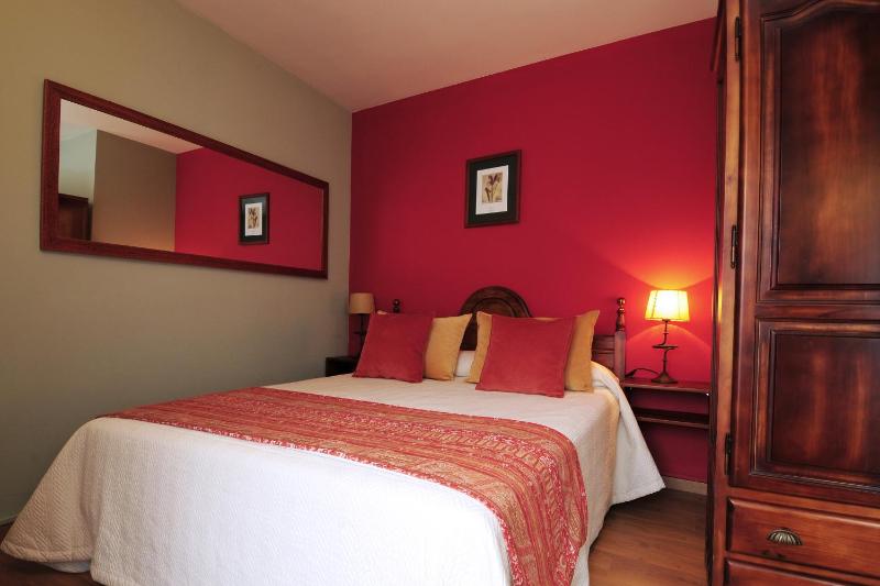 Junior Suite with Mountain View image 3