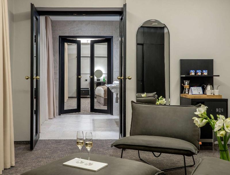 Suite with Balcony image 1