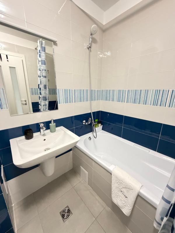Luxury Collection Apartments - Coresi Mall Area - image 5