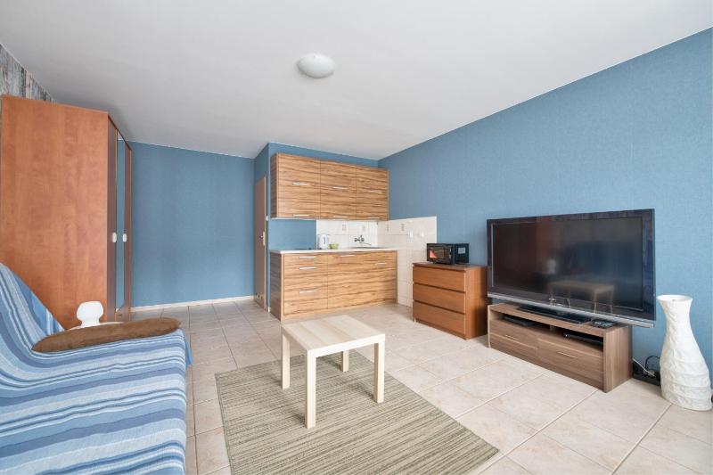 Apartment Smart Studio with Parking & Balcony in Sopot by Noclegi Renters - image 11