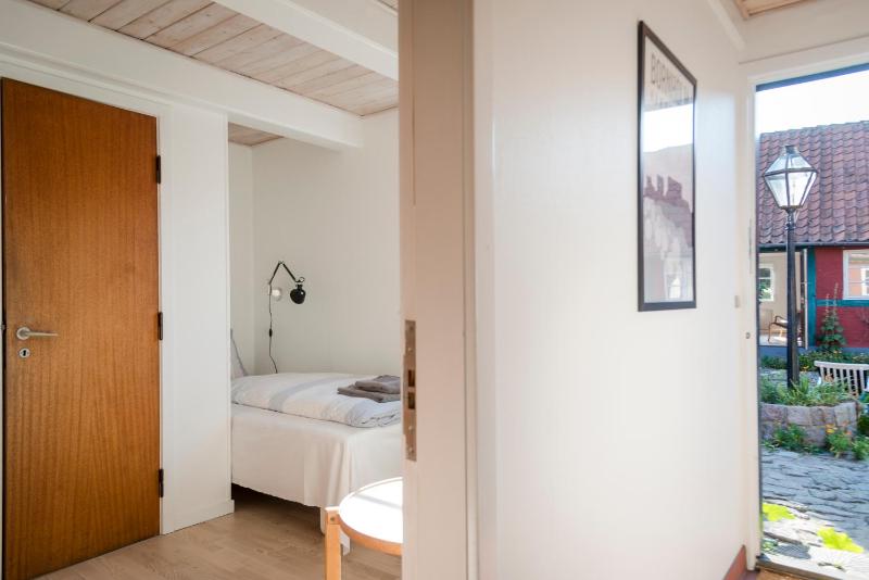 Single Room image 2