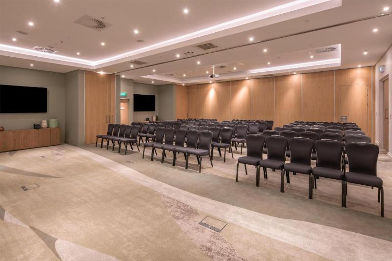 Hilton Garden Inn Umhlanga Arch - image 8