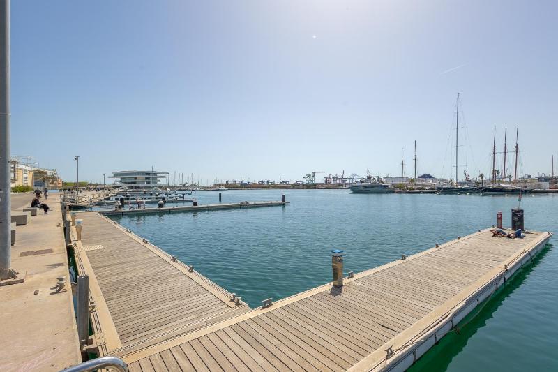 Almirante Suites B - image 14