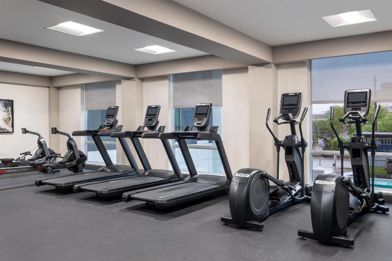 Home2 Suites by Hilton Houston Downtown Convention Center - image 48