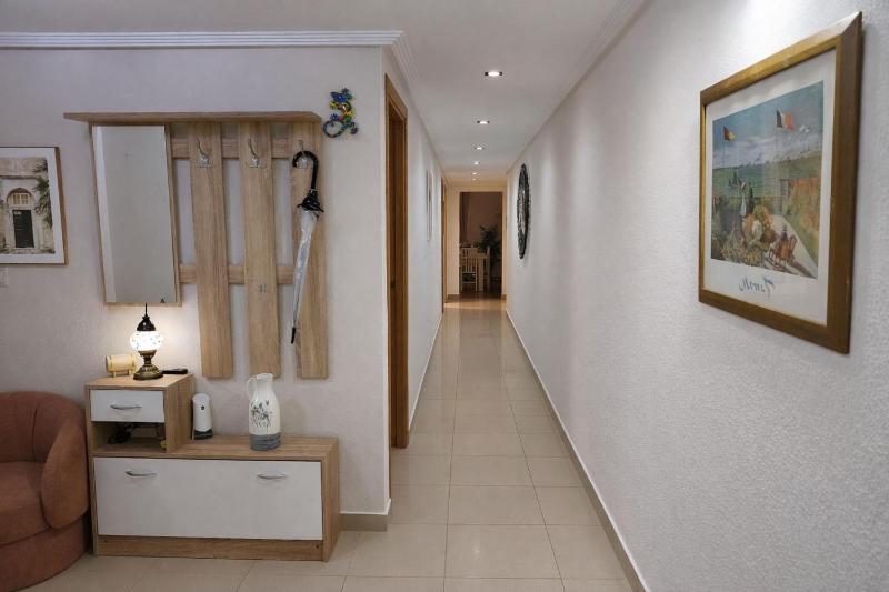 Torrevieja 2 BR and Parking - image 16