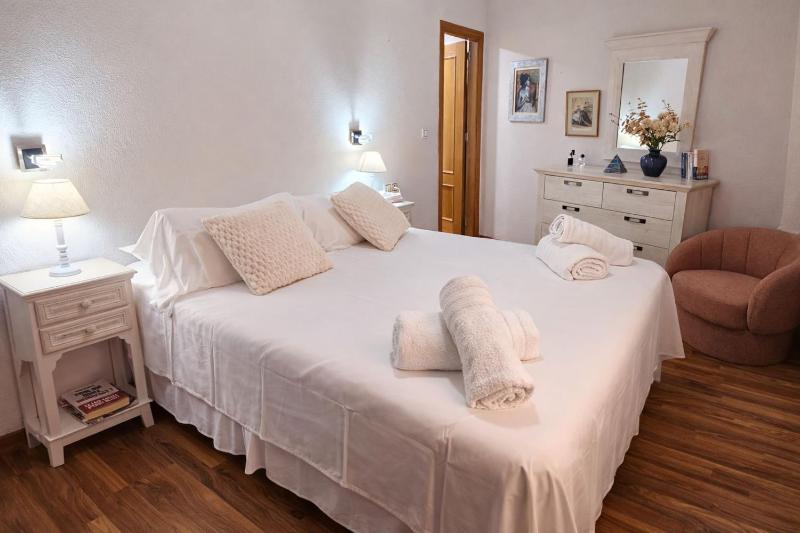 Torrevieja 2 BR and Parking - image 12