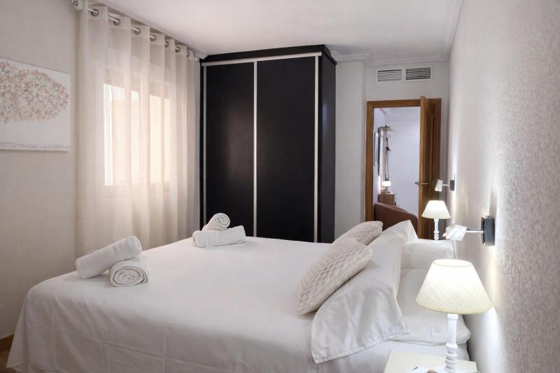 Torrevieja 2 BR and Parking - image 13