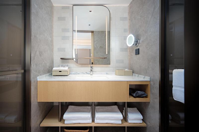Hilton Garden Inn Shenzhen Luohu Port - image 16
