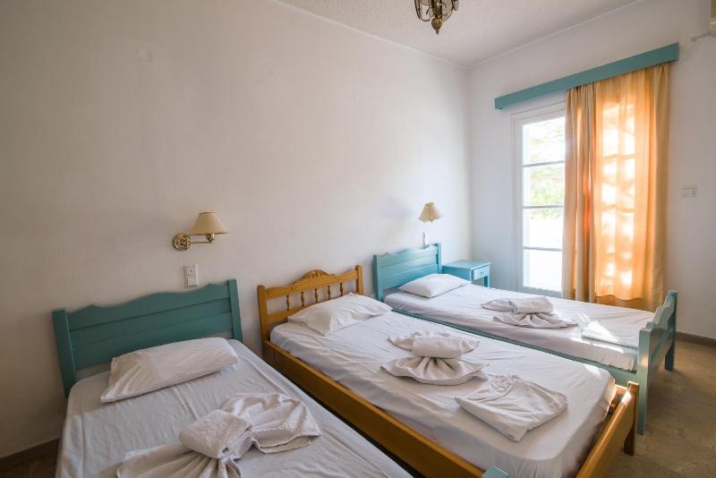 Double or Twin Room image 3