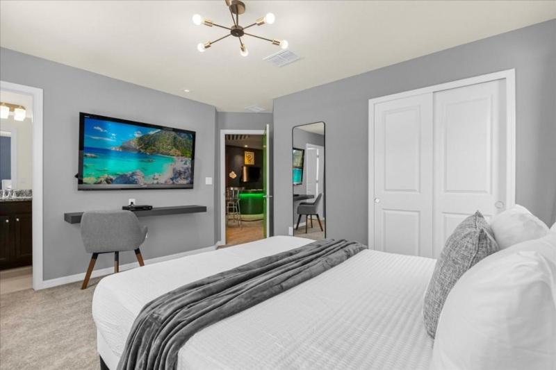 10 Bedrooms 8 Bathrooms Windsor Island 4141LA home - image 49