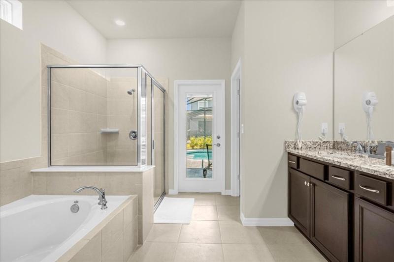 10 Bedrooms 8 Bathrooms Windsor Island 4141LA home - image 34
