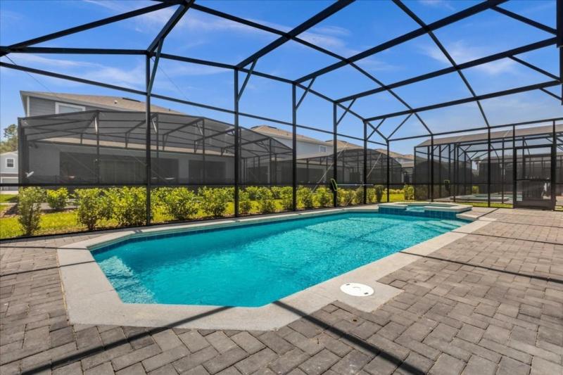 10 Bedrooms 8 Bathrooms Windsor Island 4141LA home - image 20