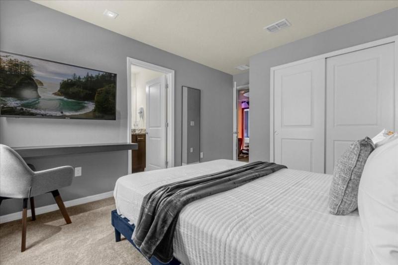 10 Bedrooms 8 Bathrooms Windsor Island 4141LA home - image 26