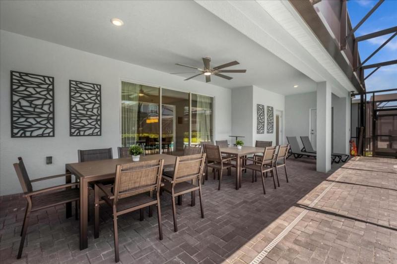 10 Bedrooms 8 Bathrooms Windsor Island 4141LA home - image 2