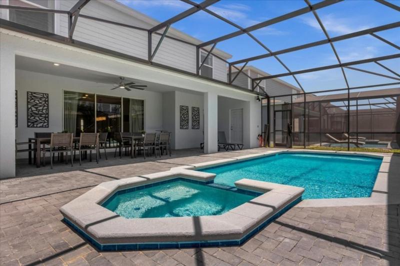 10 Bedrooms 8 Bathrooms Windsor Island 4141LA home - image 29