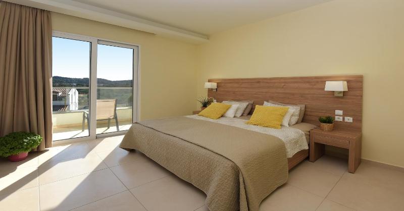 Premium Double or Twin Room image 4