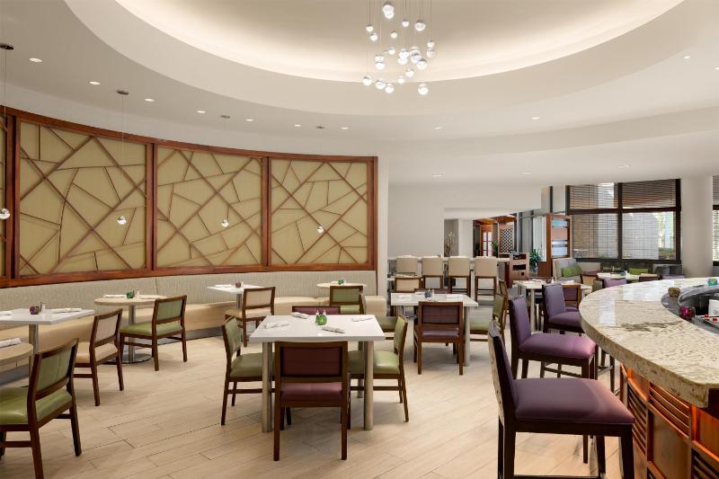 DoubleTree Suites by Hilton Hotel Phoenix - image 36