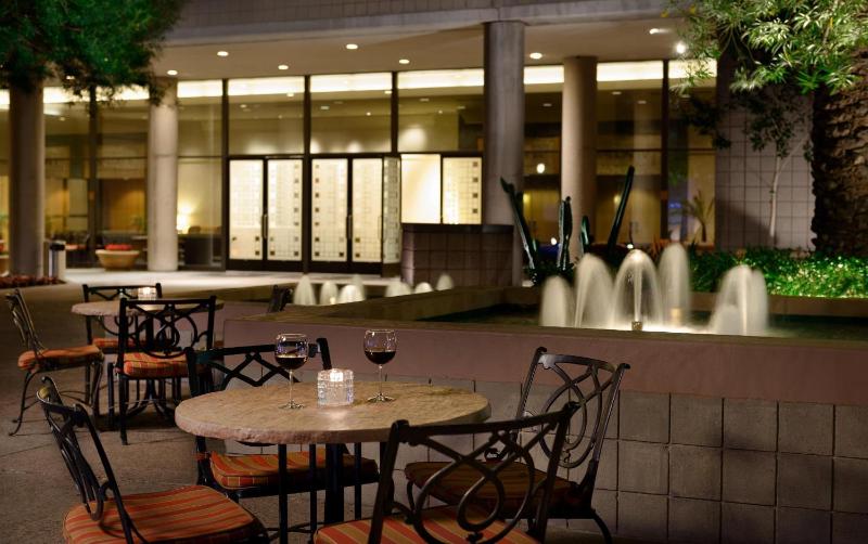DoubleTree Suites by Hilton Hotel Phoenix - image 50