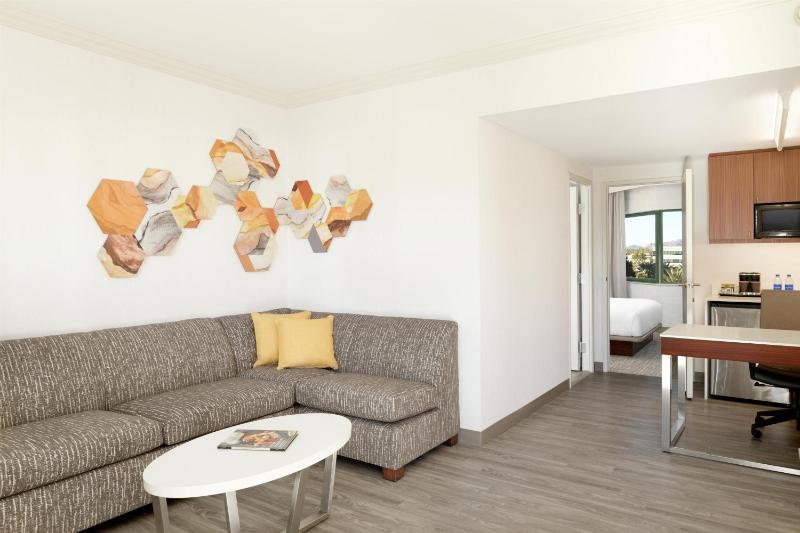 DoubleTree Suites by Hilton Hotel Phoenix - image 29