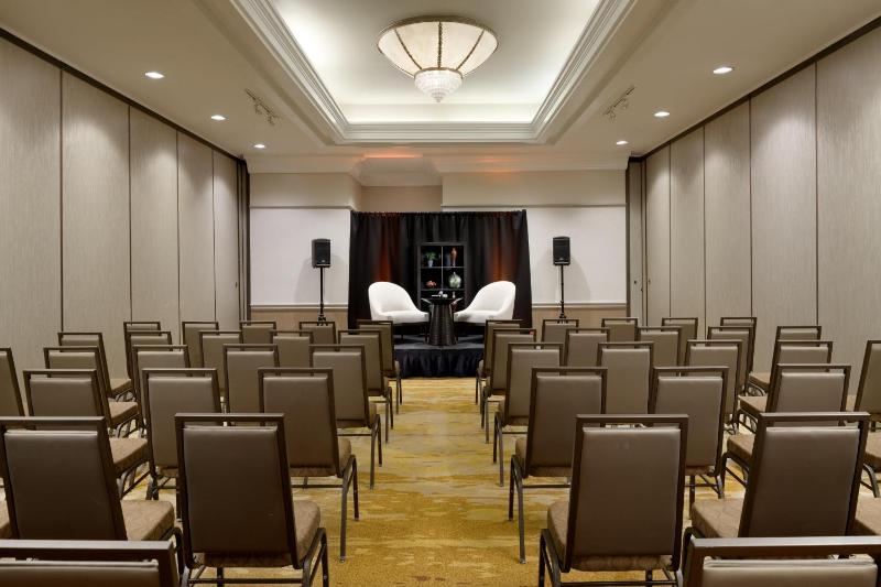 DoubleTree Suites by Hilton Hotel Phoenix - image 43