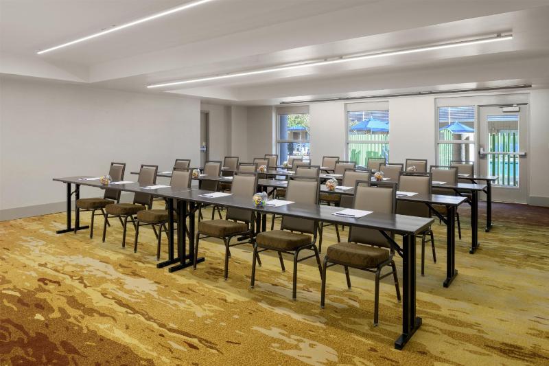 DoubleTree Suites by Hilton Hotel Phoenix - image 40