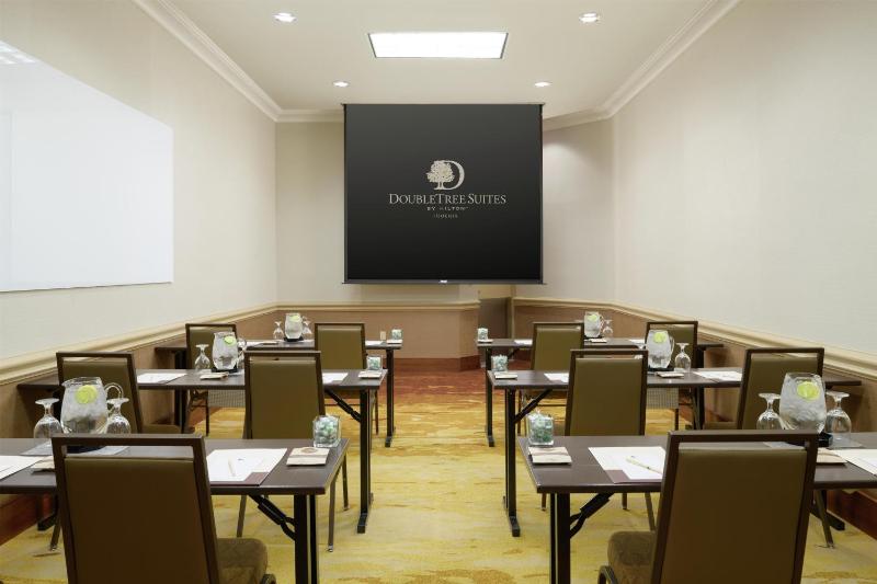 DoubleTree Suites by Hilton Hotel Phoenix - image 37