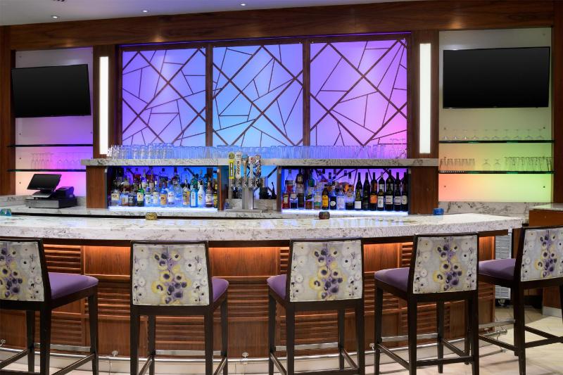 DoubleTree Suites by Hilton Hotel Phoenix - image 42
