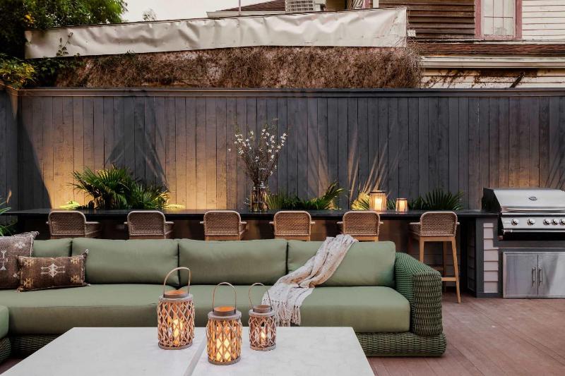 Luxe 6-bedroom Garden District Retreat Hotel Pool - image 15