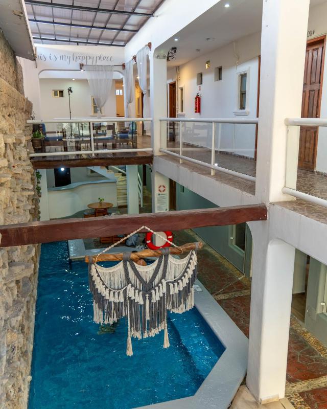 Ahava Hotel - image 9