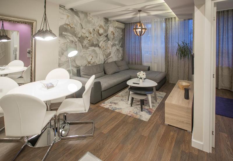 Superior Apartment image 3