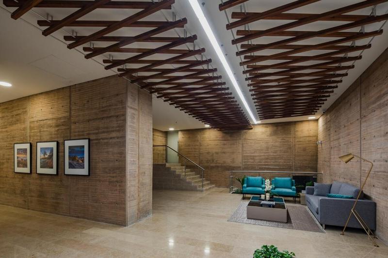 Luxury Loft Rooftop Pool & Gym Prime Bogota Location Near Monserrate & Museums - image 4