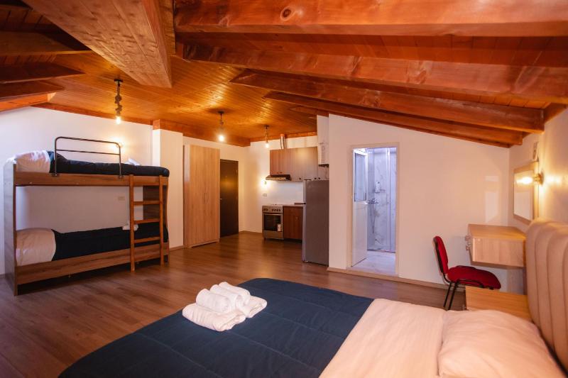 Bellway Guest House - image 12