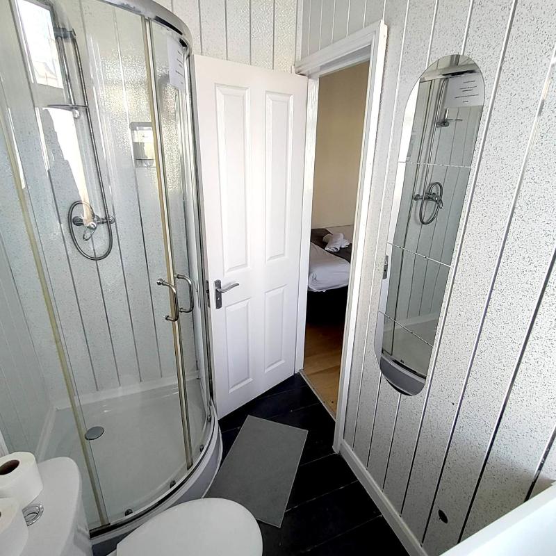 South Cliff Hotel - image 23
