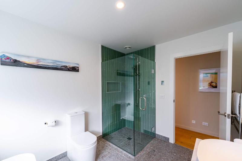 Farrant Drive Hideaway with Mountain Views - image 44