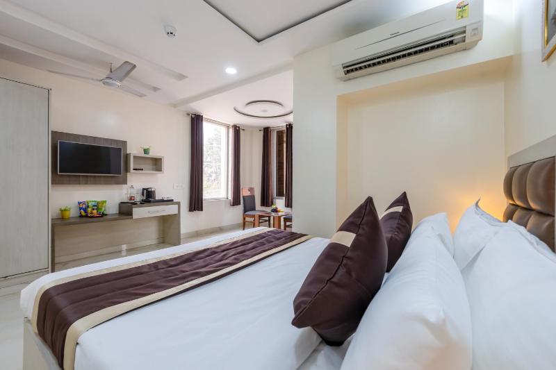 Hotel Ashirwad and Banquets # 5 Mins from Railway Station - image 20