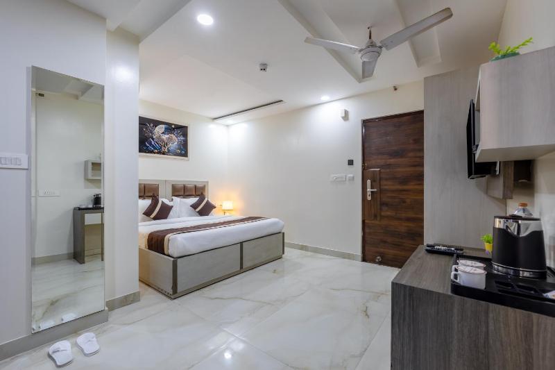 Hotel Ashirwad and Banquets # 5 Mins from Railway Station - image 27