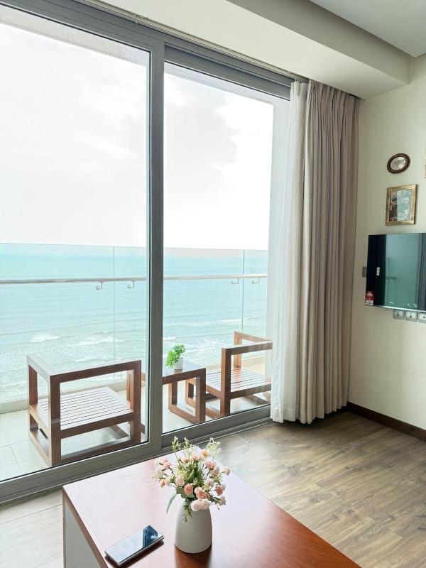 2BR Beachfront À La Carte Ocean View Near My Khe Beach - image 1